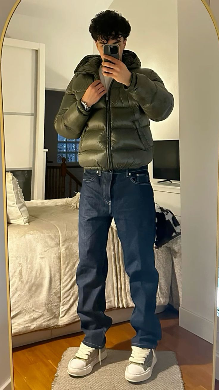 Men's Hooded Puffer Jacket – Lightweight Insulated Coat in Black with Full Zip Closure for Winter Warmth 1