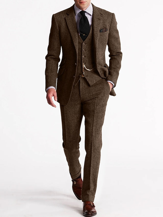 Old-School Luxe 3-Piece Suit – Men's Vintage Tailored Fit for Distinguished Style and Enduring Class 4
